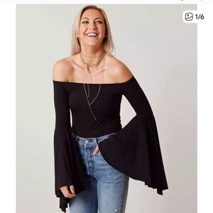 We the Free Birds of Paradise off the shoulder bell sleeve top, sz Small NWOT